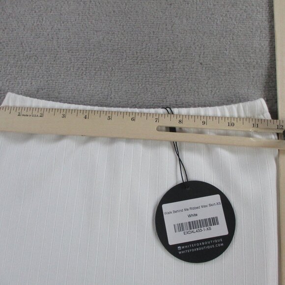 White Fox Boutique Maxi Skirt Womens XS White Walk Behind Me Ribbed Maxi NWT - Picture 6 of 7